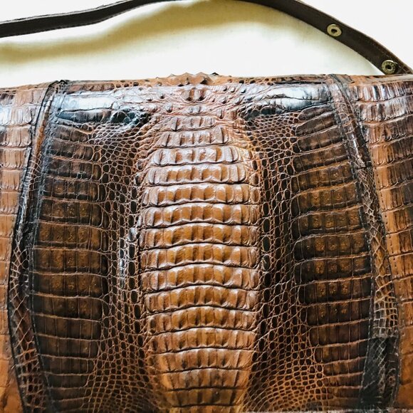 IRV Crocodile Vintage Leather Bag with Adjustable Strap - Picture 7 of 15